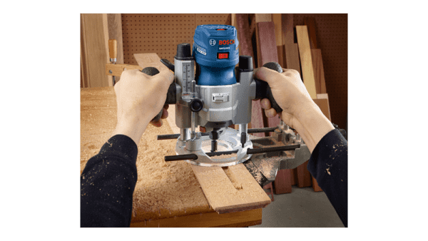 Bosch 1.25 HP VS Palm Router Kit w/ Fixed and Plunge Base